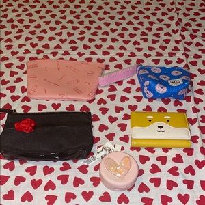 Bundle of wallets & small coin purses (5)